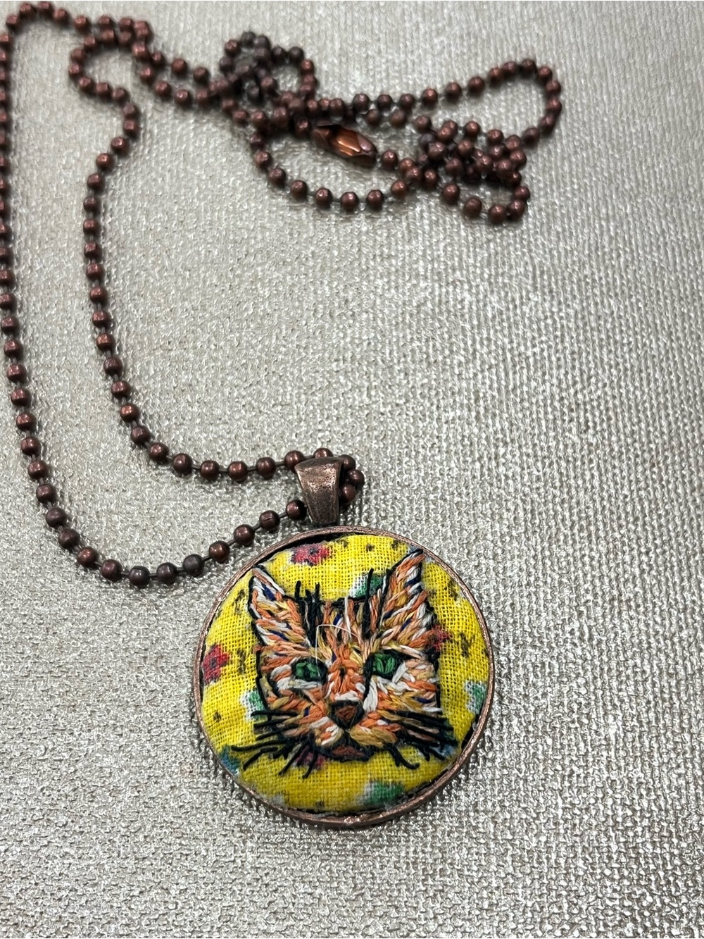 Hand embroidered ginger cat head handmade pendant and necklace - Picture 2 of 4